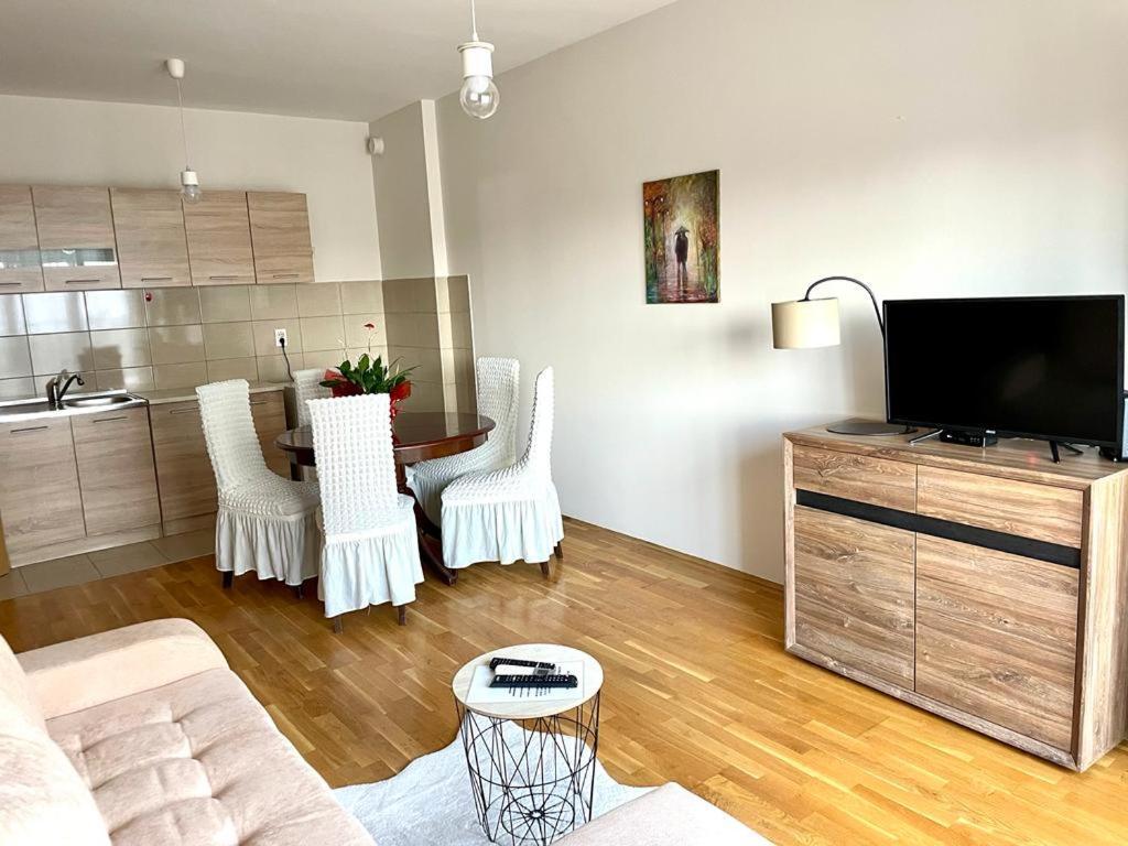 Nakii Apartmani พอดโกริกา ภายนอก รูปภาพ